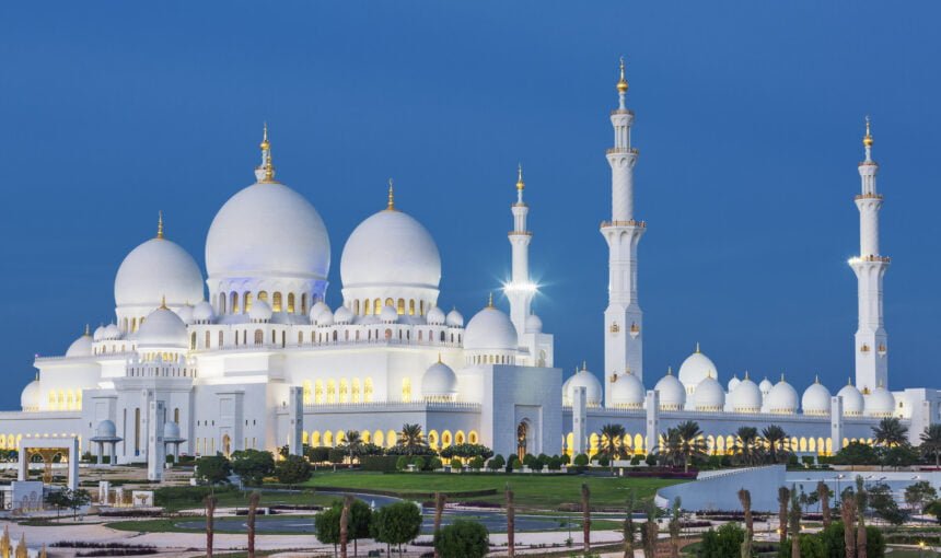 Abu Dhabi Day Trip with Sheikh Zayed Mosque